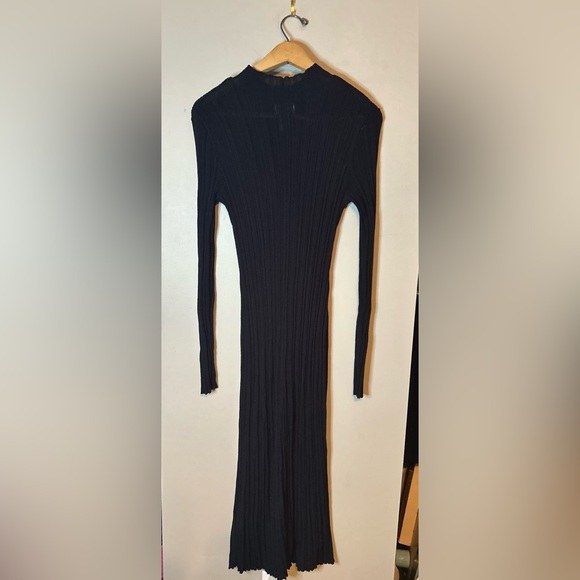 Long fitted knit dress - Picture 12 of 13